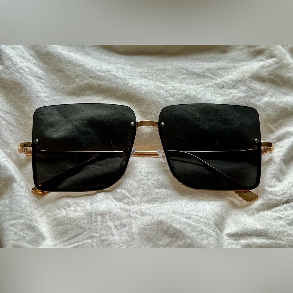 vintage black sunglasses